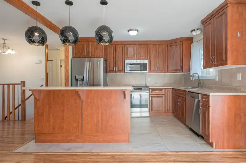 8558 MCCUTCHEON AVENUE - photo 4 of 39