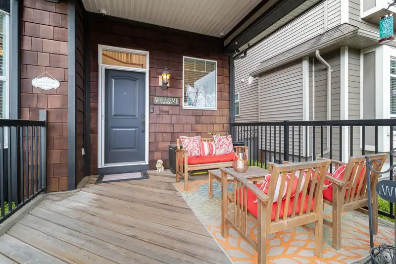 21215 83 AVENUE - photo 2 of 33