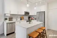 402 20356 72B AVENUE - thumbnail 3