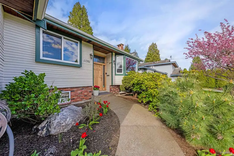 11761 CASCADE DRIVE - photo 3 of 40