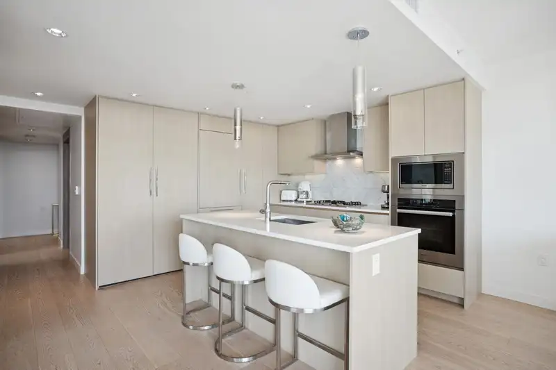 2618 89 NELSON STREET - photo 2 of 40
