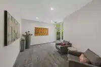 502 3263 PIERVIEW CRESCENT - thumbnail 32