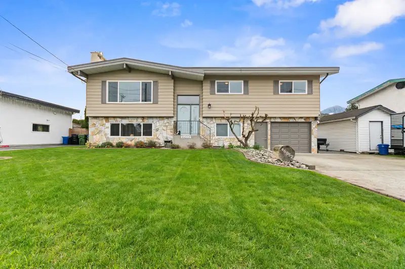 46052 HIGGINSON ROAD - photo 1 of 40