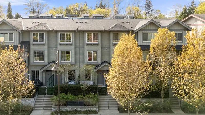 9 433 SEYMOUR RIVER PLACE - photo 3 of 36