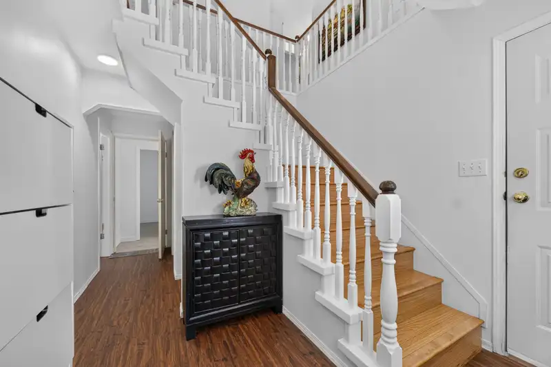 13757 63B AVENUE - photo 4 of 40