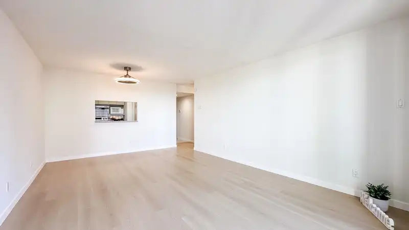 803 8248 LANSDOWNE ROAD - photo 4 of 18