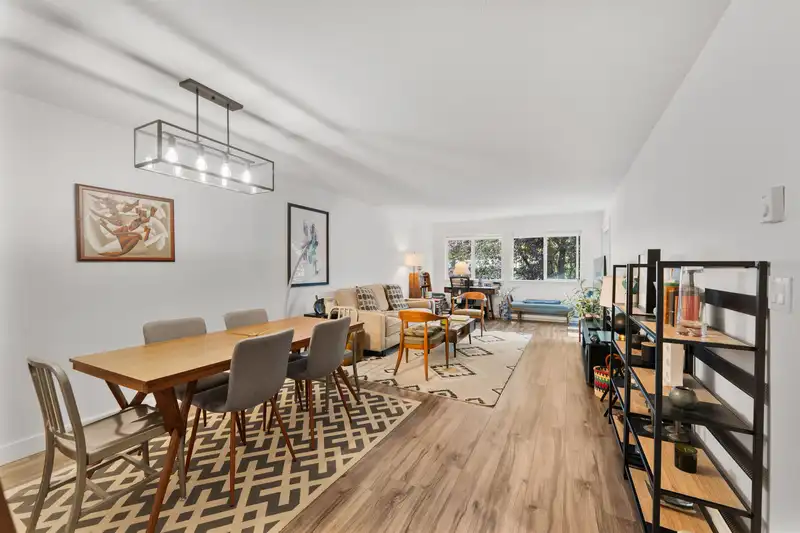 203 650 MOBERLY ROAD - photo 1 of 30