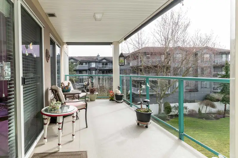 309 20453 53 AVENUE - photo 1 of 34