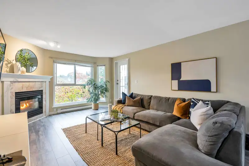 203 19835 64 AVENUE - photo 1 of 35