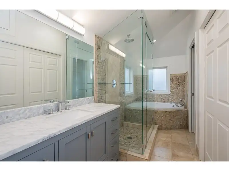 14057 66 AVENUE - photo 2 of 15