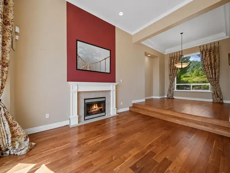 1760 HAMPTON DRIVE - photo 4 of 40