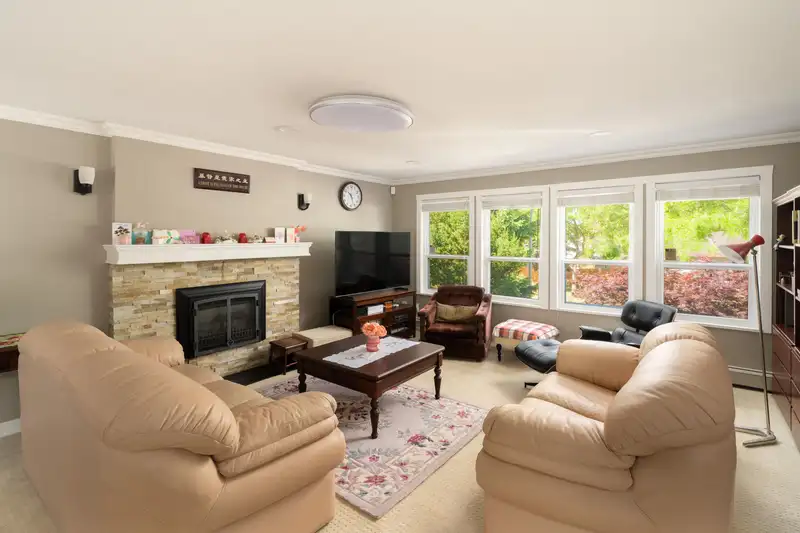 1722 145A STREET - photo 3 of 30