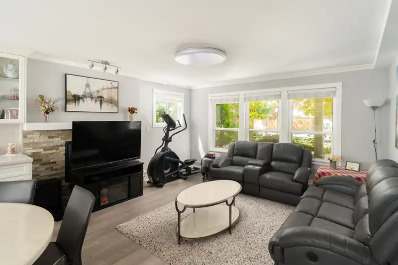 1722 145A STREET - photo 4 of 30