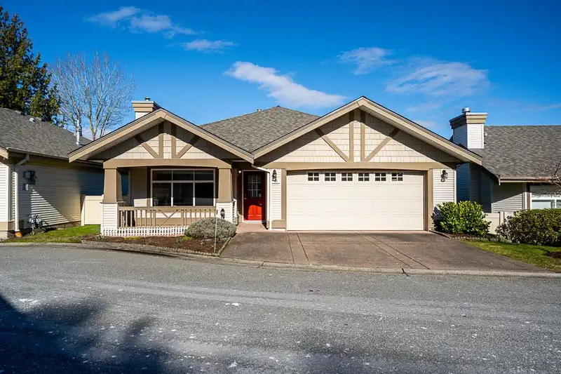 51 8555 209 STREET - photo 1 of 40