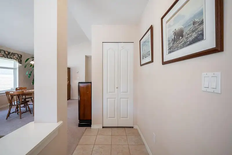 51 8555 209 STREET - photo 4 of 40