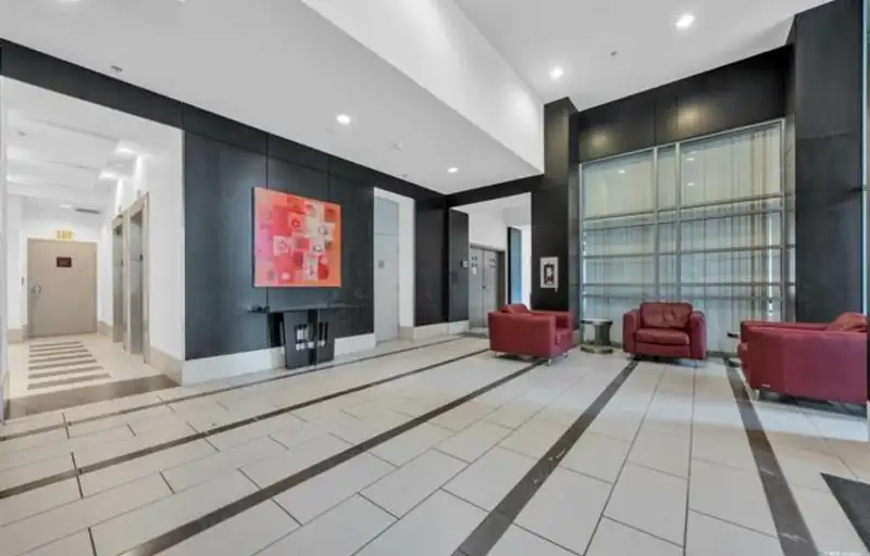 201 550 PACIFIC STREET - photo 2 of 33