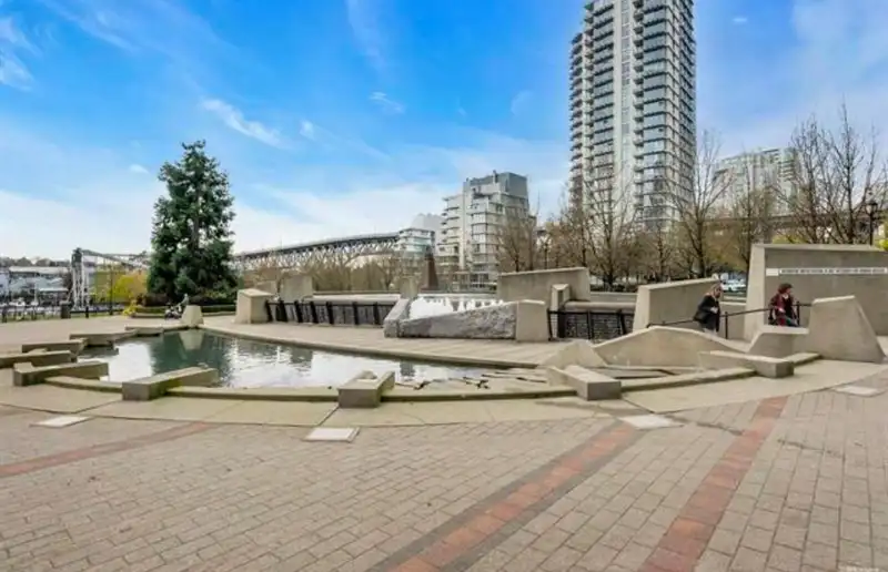 201 550 PACIFIC STREET - photo 4 of 33