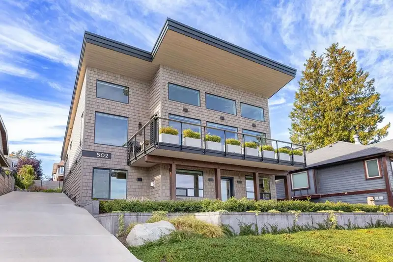 502 SPYGLASS PLACE - photo 3 of 34