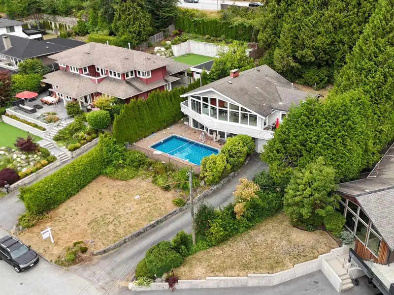 1725 ROSEBERY AVENUE - photo 1 of 35