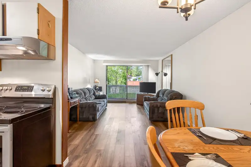 115 535 BLUE MOUNTAIN STREET - photo 2 of 38