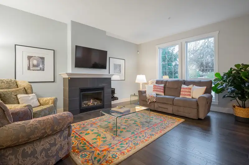21060 80 AVENUE - photo 4 of 33