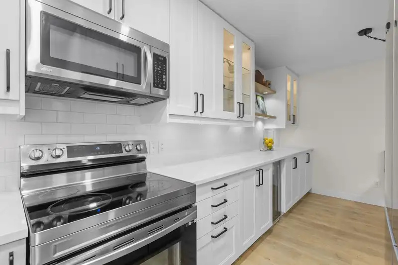 104 20177 54A AVENUE - photo 4 of 40