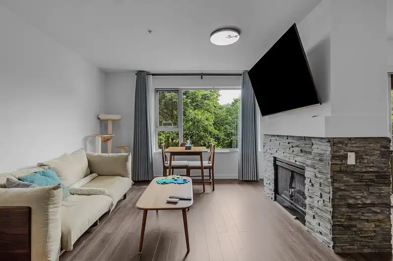 309 200 KLAHANIE DRIVE - photo 4 of 40