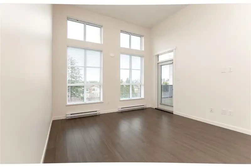 418 15138 34 AVENUE - photo 3 of 18