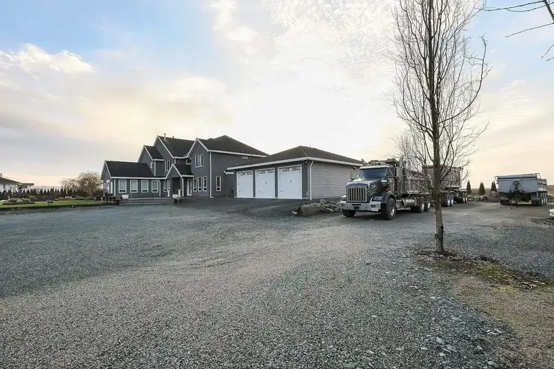 8415 184 STREET - photo 2 of 40