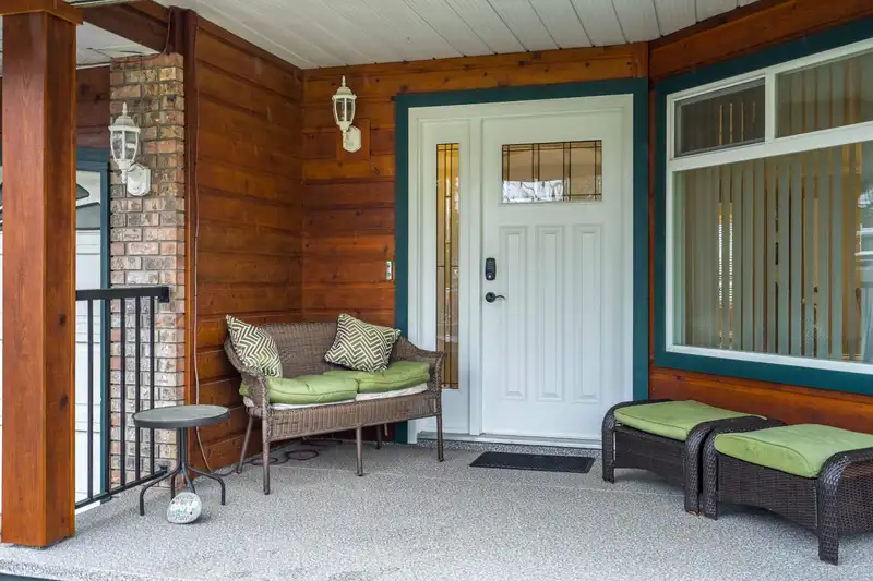 21303 87B AVENUE - photo 2 of 23