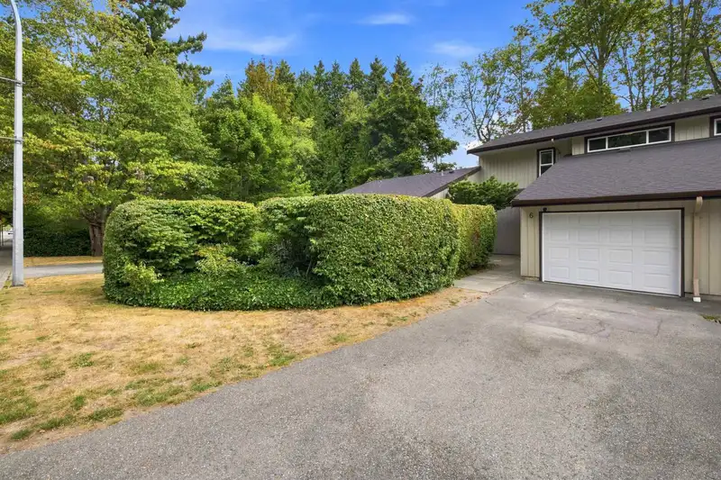 6 4860 207 STREET - photo 3 of 24