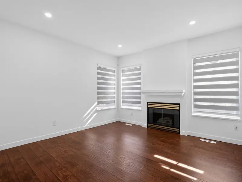 10 3088 AIREY DRIVE - photo 3 of 31