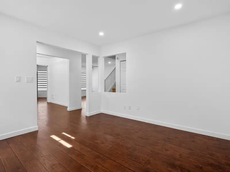 10 3088 AIREY DRIVE - photo 4 of 31