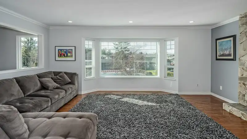 20949 52 AVENUE - photo 4 of 40