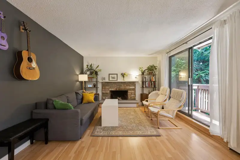 209 310 E 3RD STREET - photo 3 of 38