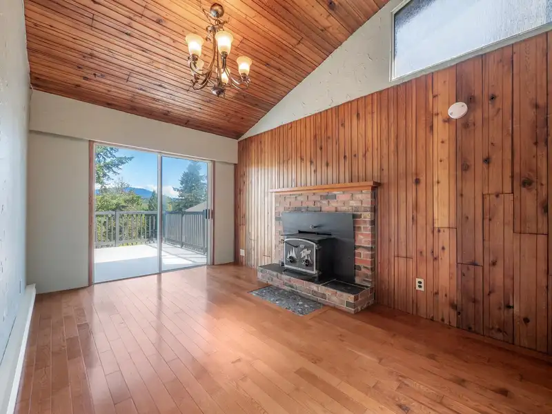 642 GOWER POINT ROAD - photo 3 of 32