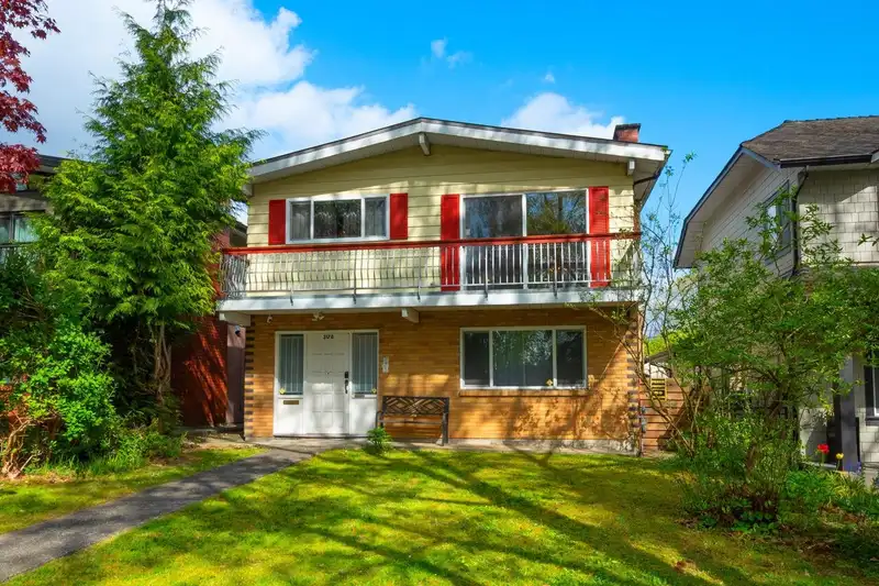 3178 GARDEN DRIVE - photo 1 of 40