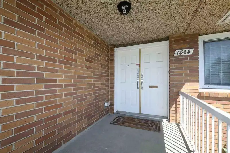 1563 E 59TH AVENUE - photo 2 of 14