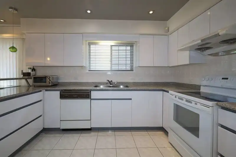 1563 E 59TH AVENUE - photo 4 of 14