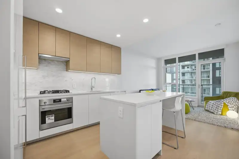 1910 2108 GILMORE AVENUE - photo 1 of 40
