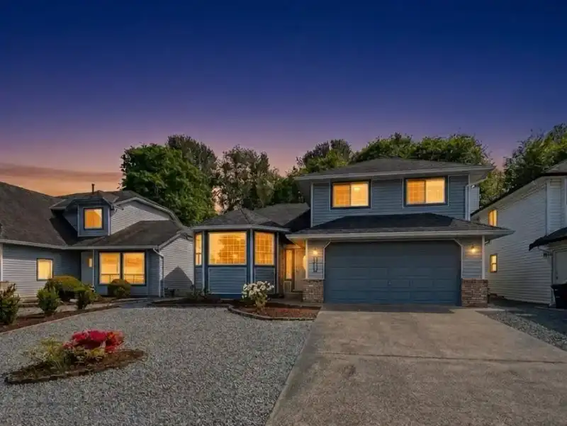 19607 SOMERSET DRIVE - photo 1 of 37