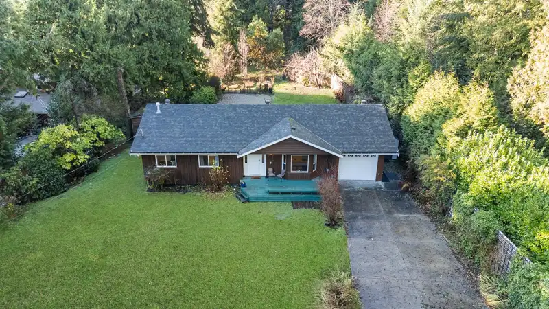 1559 PARK AVENUE - photo 2 of 37
