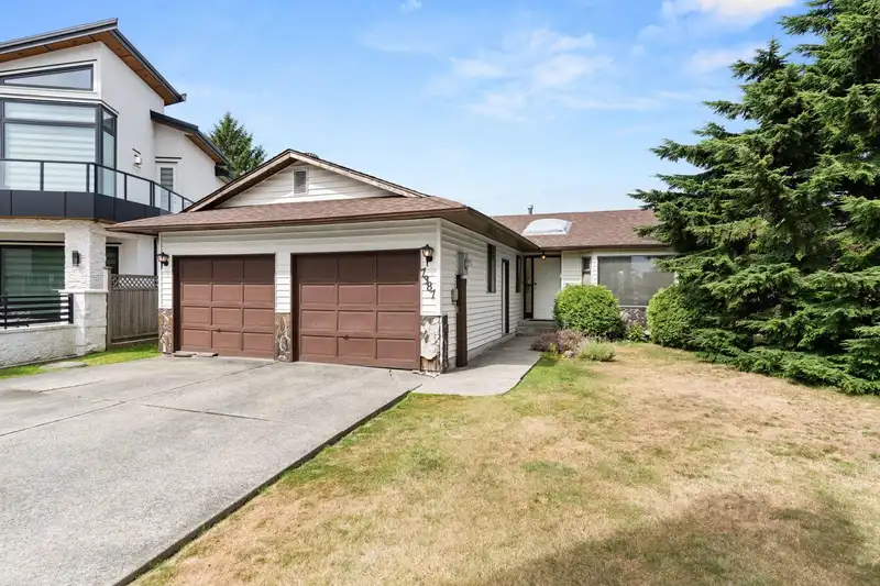 7387 131A STREET - photo 2 of 29