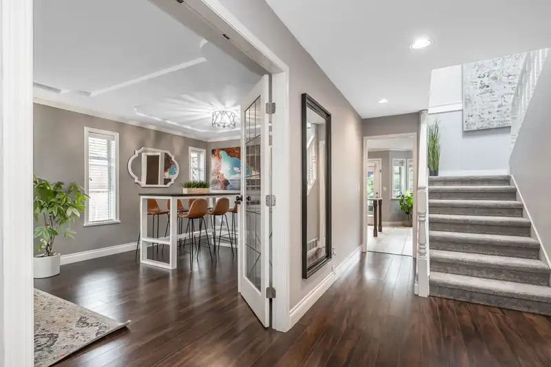 20552 96A AVENUE - photo 4 of 36