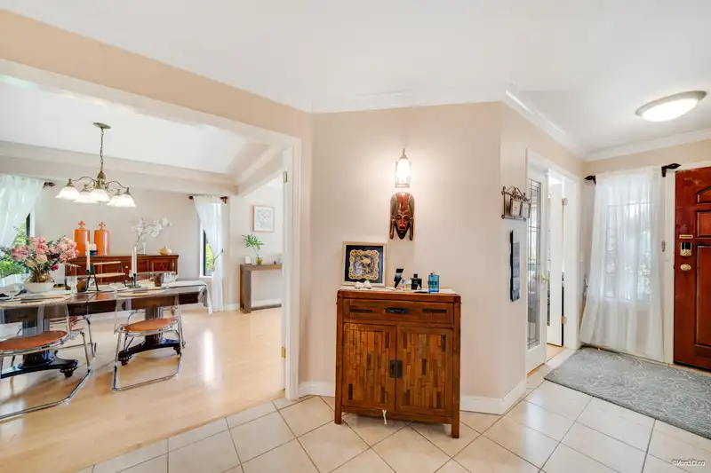 14937 20A AVENUE - photo 4 of 40