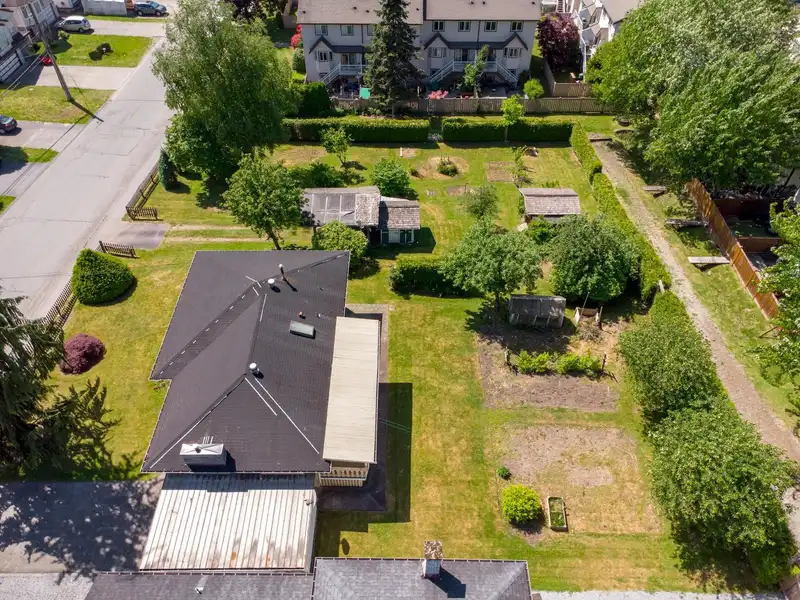 2337 LOBB AVENUE - photo 1 of 38