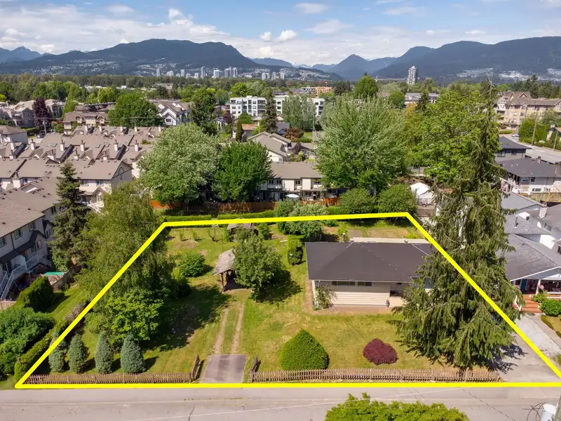 2337 LOBB AVENUE - photo 3 of 38