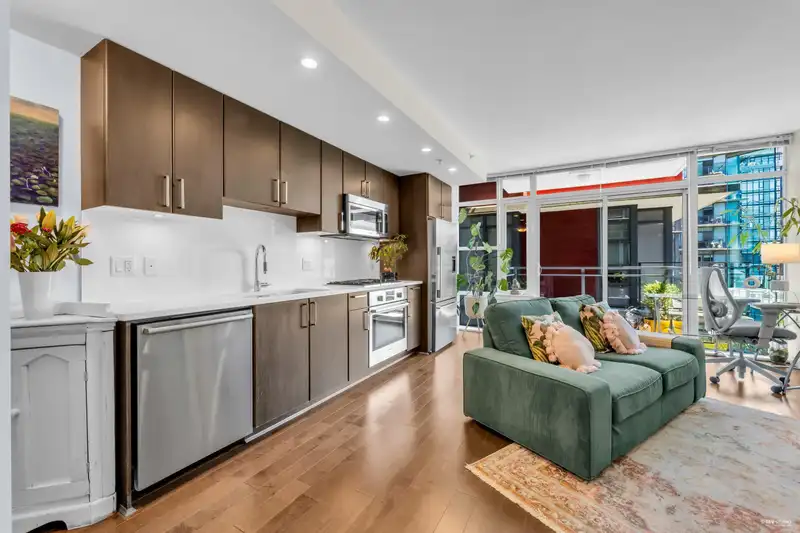 610 88 W 1ST AVENUE - photo 2 of 24