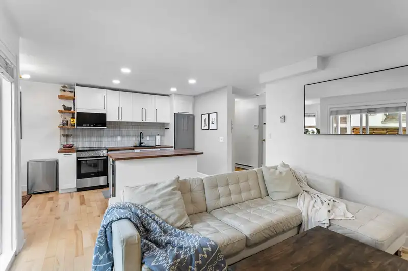104 1045 W 8TH AVENUE - photo 4 of 19
