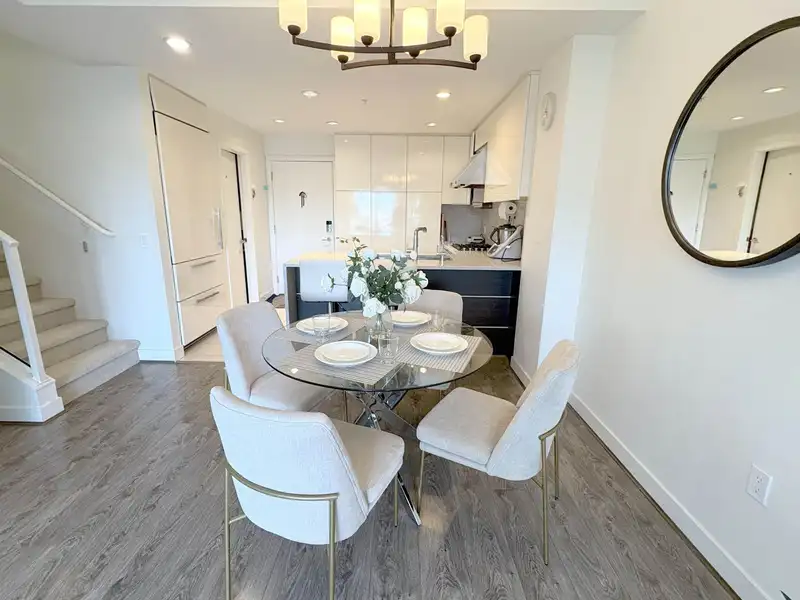 PH5 6033 GRAY AVENUE - photo 3 of 26